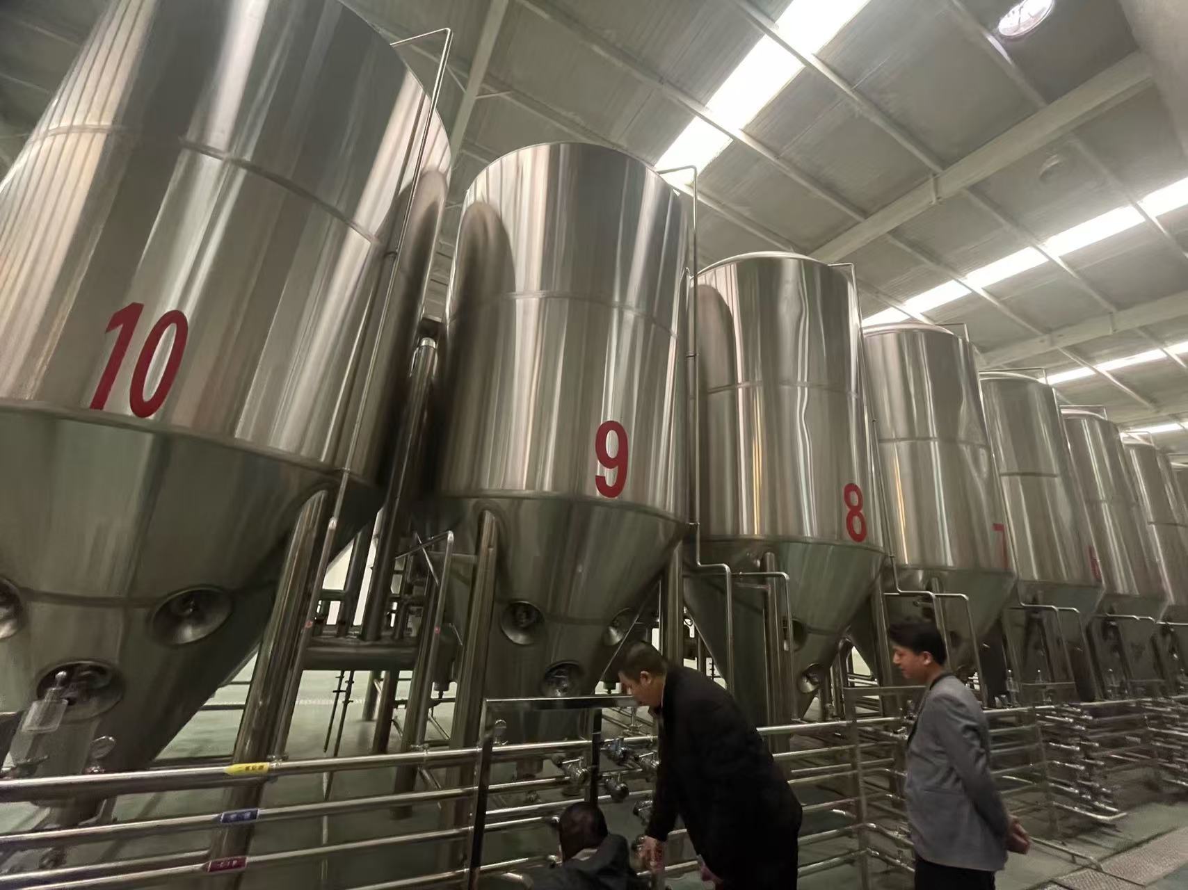 虹口精酿啤酒设备厂—平面布置、设备设计、制造、调试、培训等一条龙服务